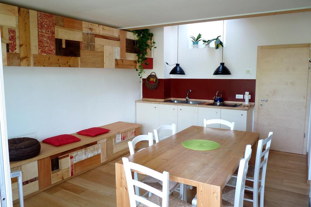 B&B Casa Sul Lago - Appartamenti Calceranica al Lago Pokój zdjęcie
